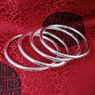 �羳���u�A�β����ׁ����C��Ůʿ�͹������L�񻨼y���l�֭h�_��