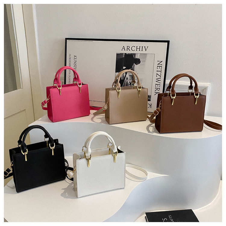 Alta textura moda simple hilo de coser bolsa personalizada bolso de las mujeres 2023 invierno nuevo todo-fósforo crossbody bolso de hombro