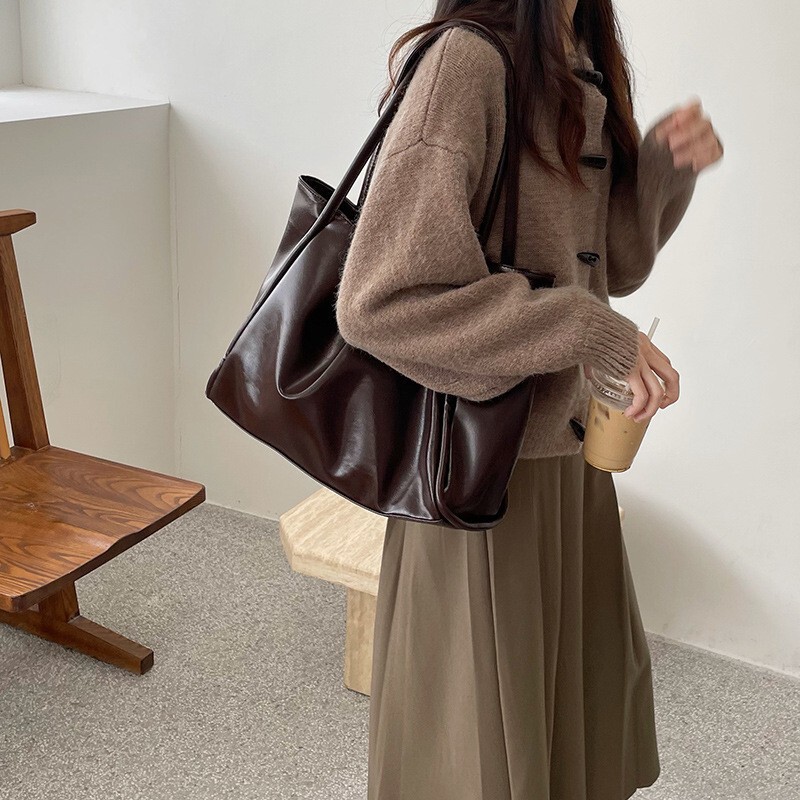 South Korea bag women's new portable large Bag tote bag niche design versatile large capacity shoulder casual underarm bag South Korea bag women's new portable large Bag tote bag niche design versatile large capacity shoulder casual underarm bag