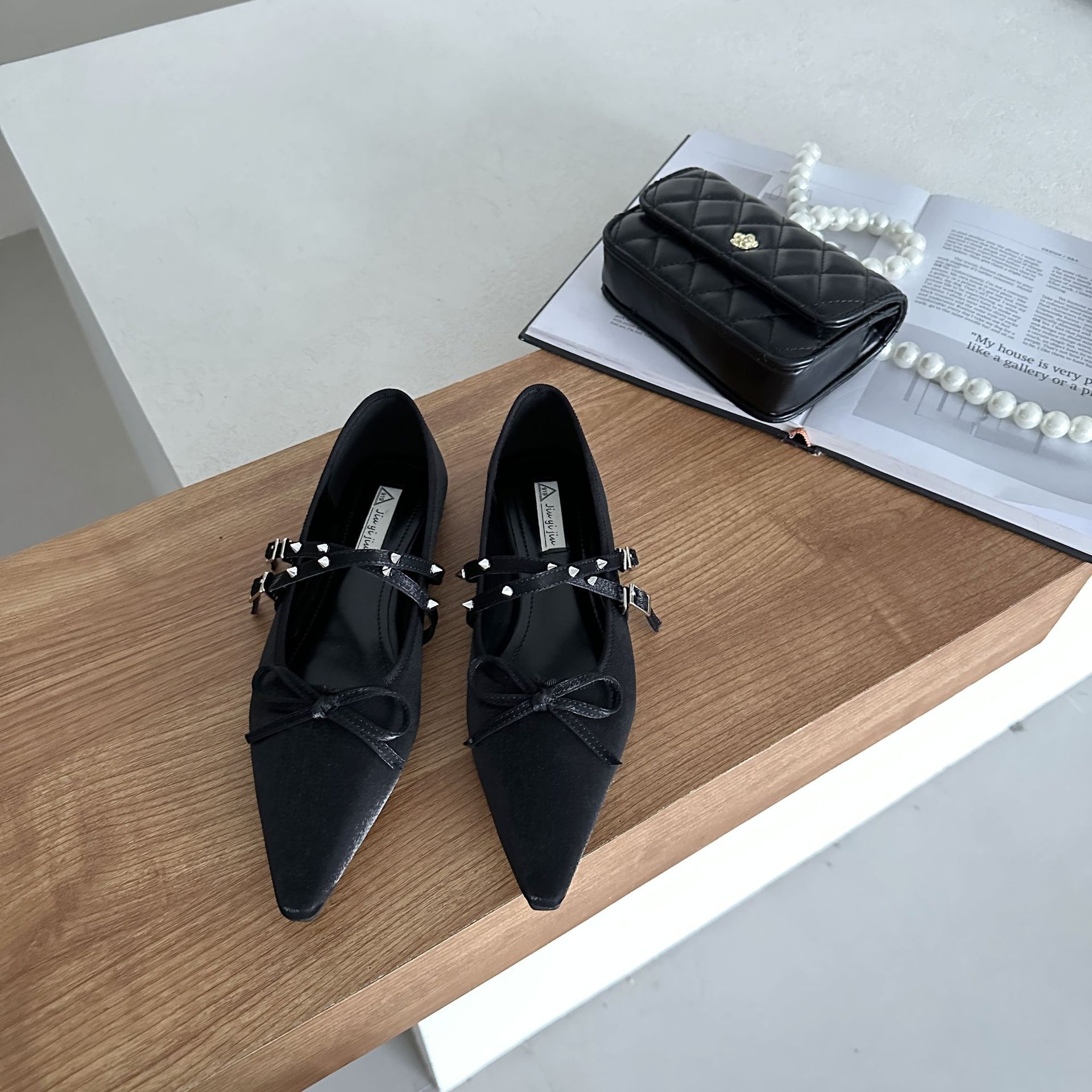 2024 Stagione primaverile e autunnale Nuovo arco, testa appuntita, bocca poco profonda, un gradino, superficie di seta rivettata, elegante piatto piccolo_voghion.com