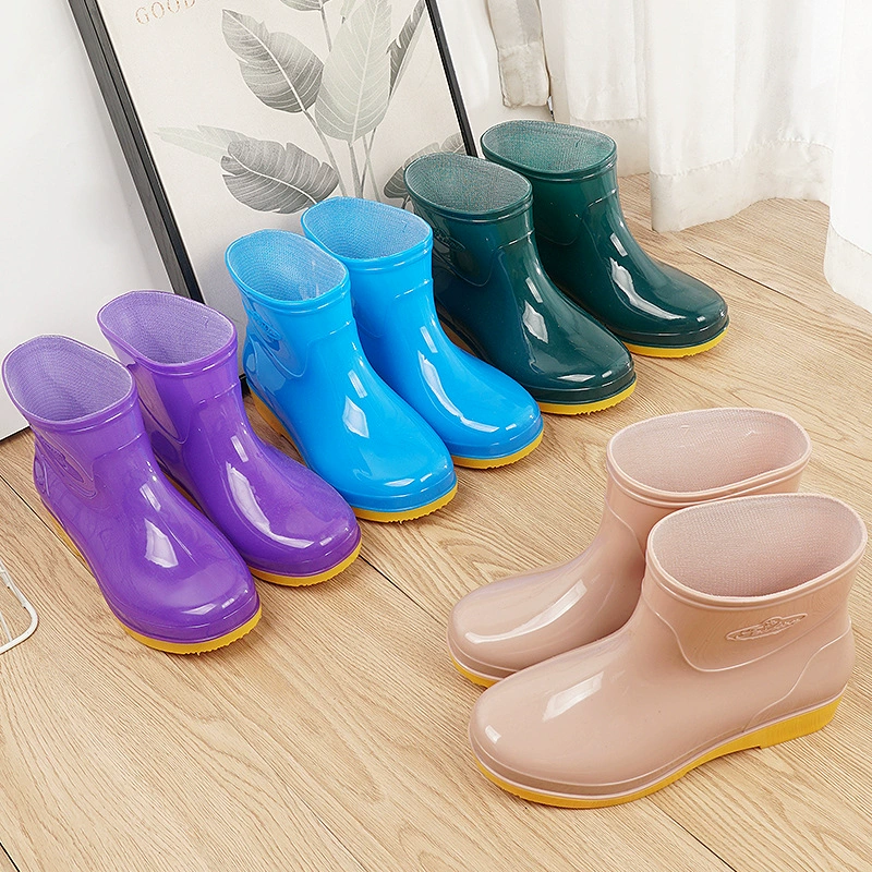 Женские резиновые сапоги, модные нескользящие резиновые сапоги с короткими трубками, обувь для воды для взрослых, водные сапоги для верхней одежды, кухонная водонепроницаемая обувь, теплая хлопчатобумажная резиновая обувь.
