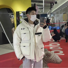 北の家の現物は帽子の工装の大きいポケットの綿の服の男性の冬の厚い保温の快適なレジャーのコートのメーカーまでまっすぐに出します。