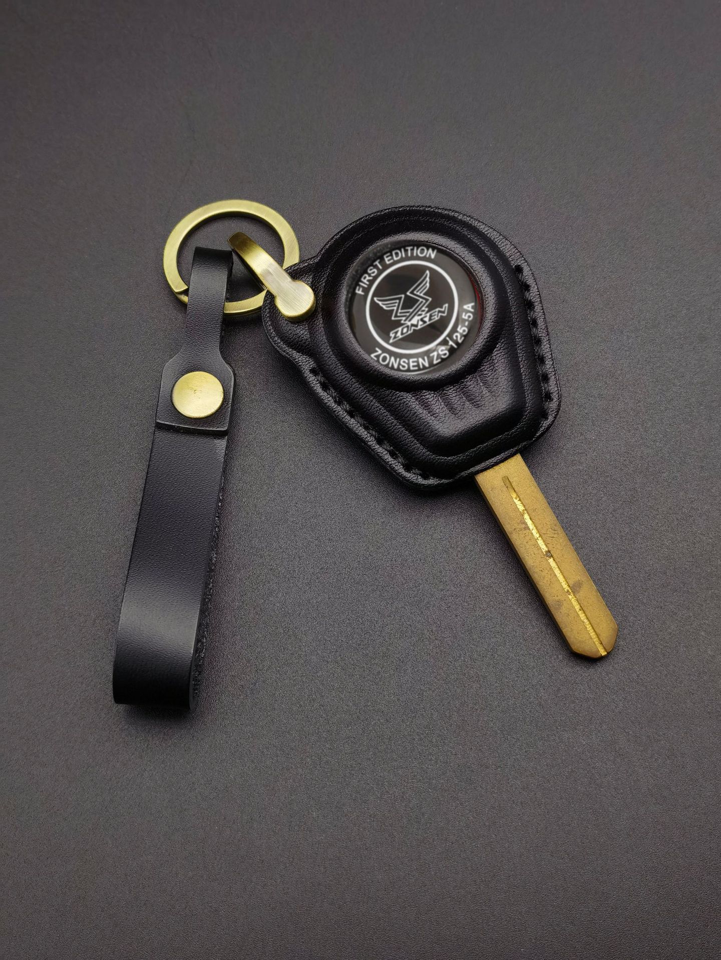 Suitable for Zongshen Yomi Little Bear Dundun Motorcycle Key Cover Bubble Zs125-5A Cowhide Key Bag Buckle