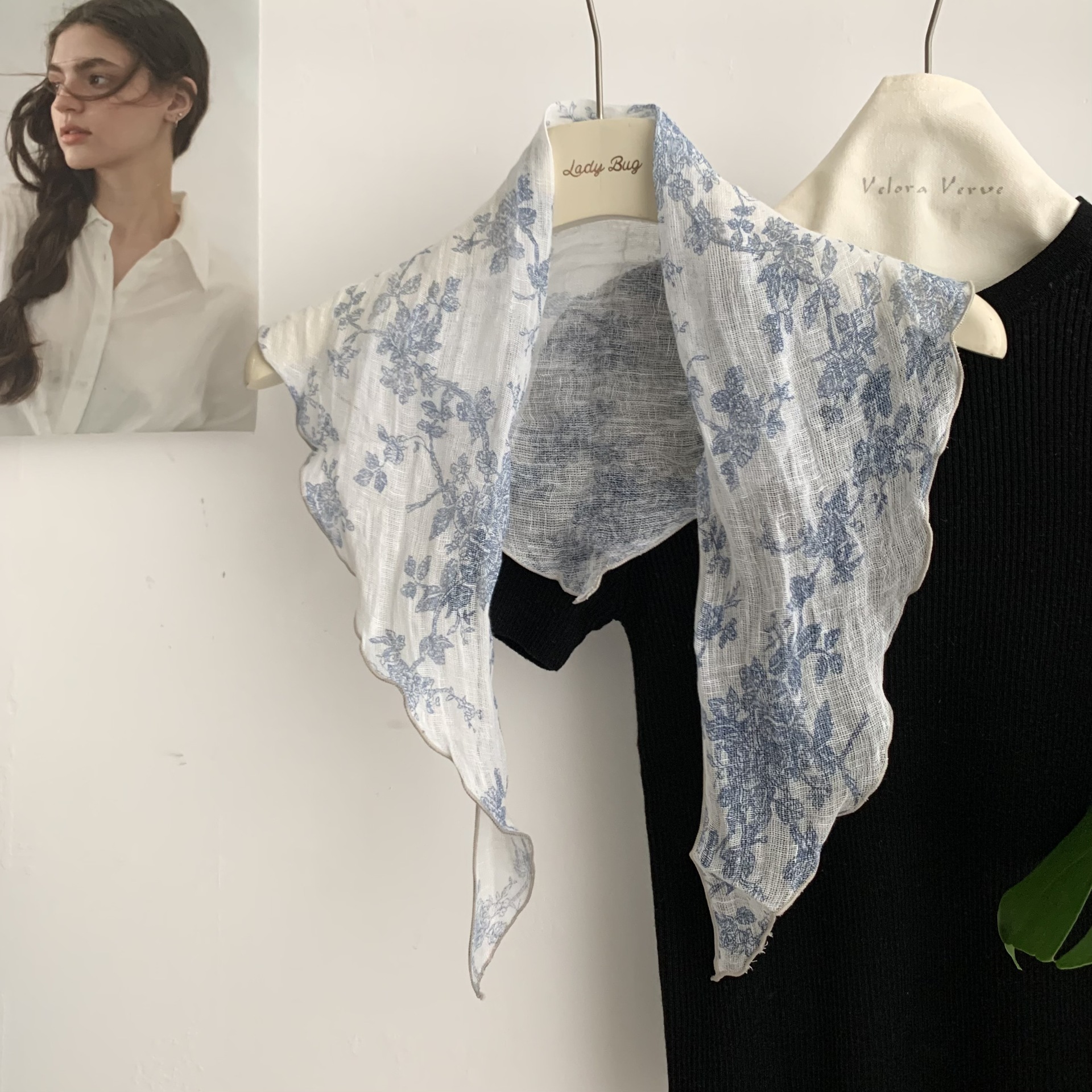 SKU-18 청화백자 우아한 꽃