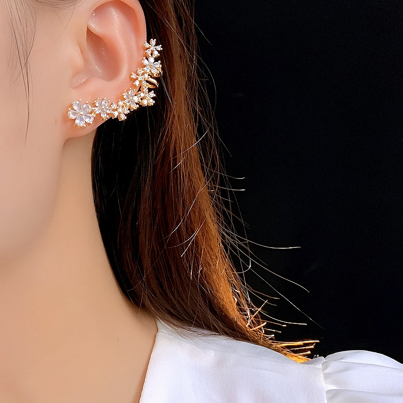 7g Weight Zircon Inlay Material Ear Cuffs Classification 1 Piece Quantity Holiday Occasion Copper Material Flower Pattern Spring&Summer Season Women's Gender Inlay Design Vacation, Classic Style Style 1 Piece Vacation Classic Style Flower Inlay Copper Zircon Ear Cuffs 4
