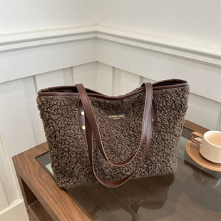 Shoulder bag, demi-season capacious one-shoulder bag