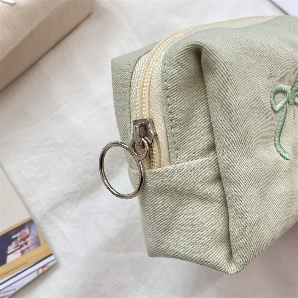 66g Weight Canvas Lining Material Lace Fashion Element Zipper Closure Type / Strap Type Cosmetic Bag Bags Type Holiday, Travel, Daily Occasion Polyester Material Bag, Knot, Butterfly, Bow Knot Pattern All Seasons Season Women's Gender Cute Style Square Shape Cute Bag Knot Butterfly Polyester Lace Square Makeup Bags 23