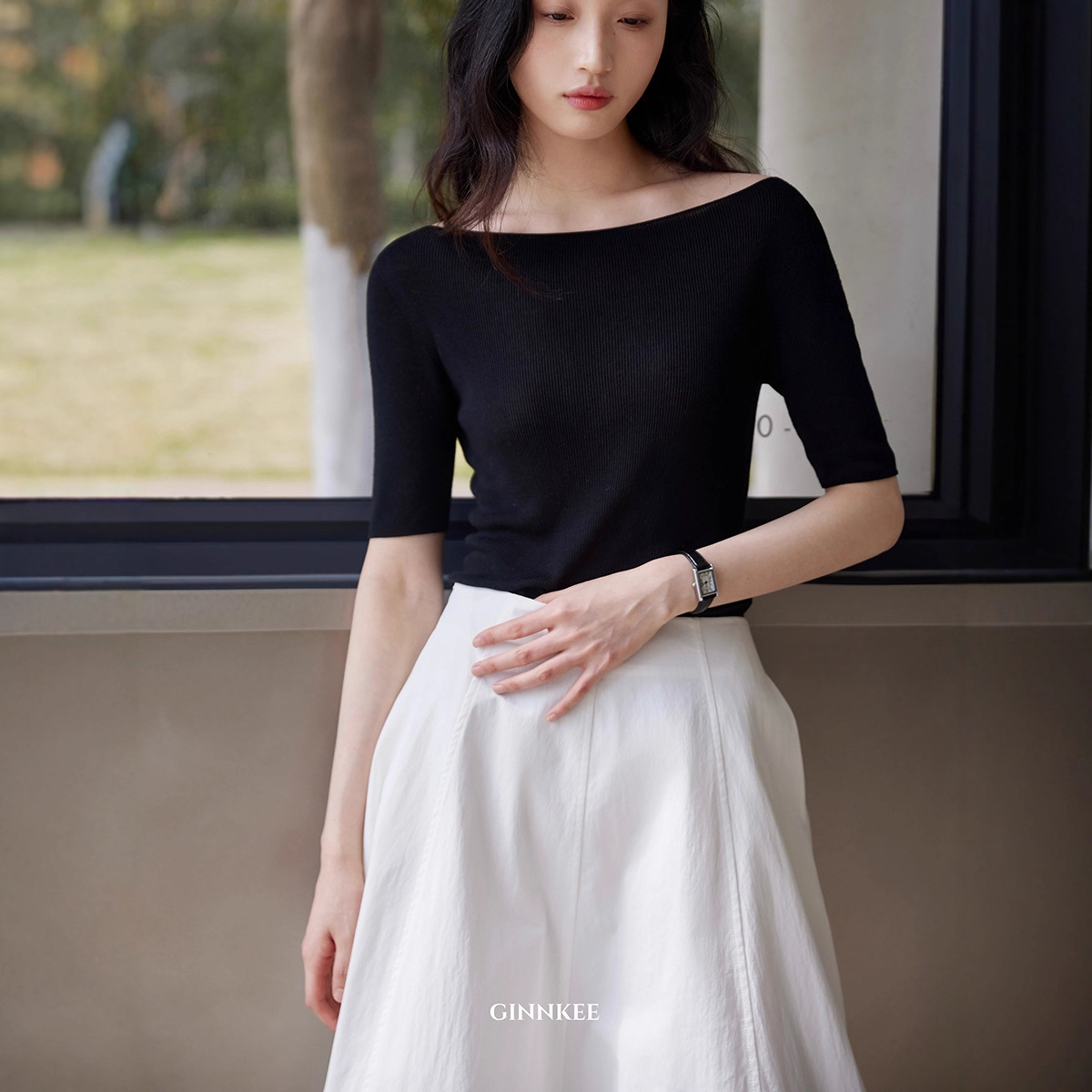 Ginnkee French One-Shoulder Short-Sleeved Black Top Tencel Knitted T-Shirt Women's Summer One-Line Collar Mid-Sleeve Slimming Look