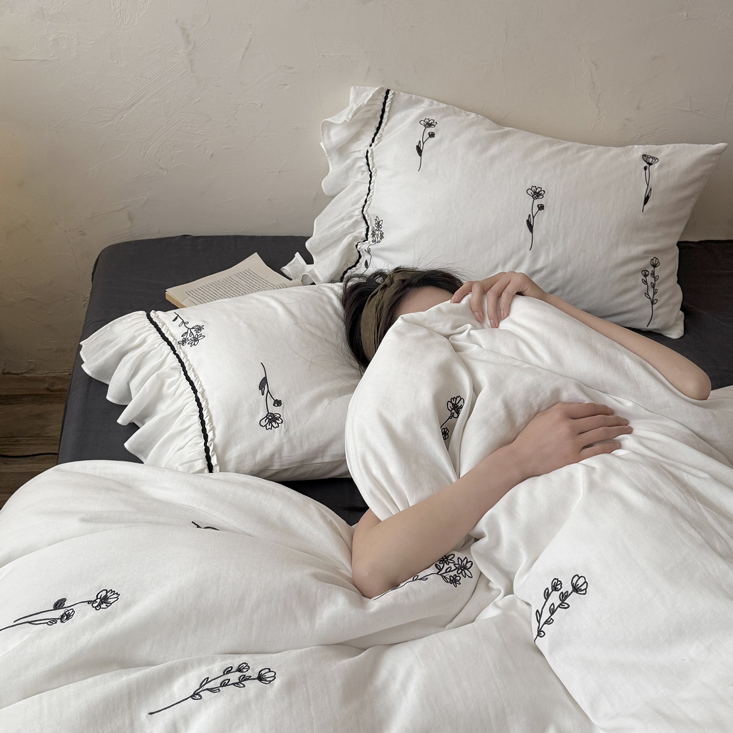 Four-piece Bedding Set Pure Cotton Crinkled Gauze French Lace_voghion.com
