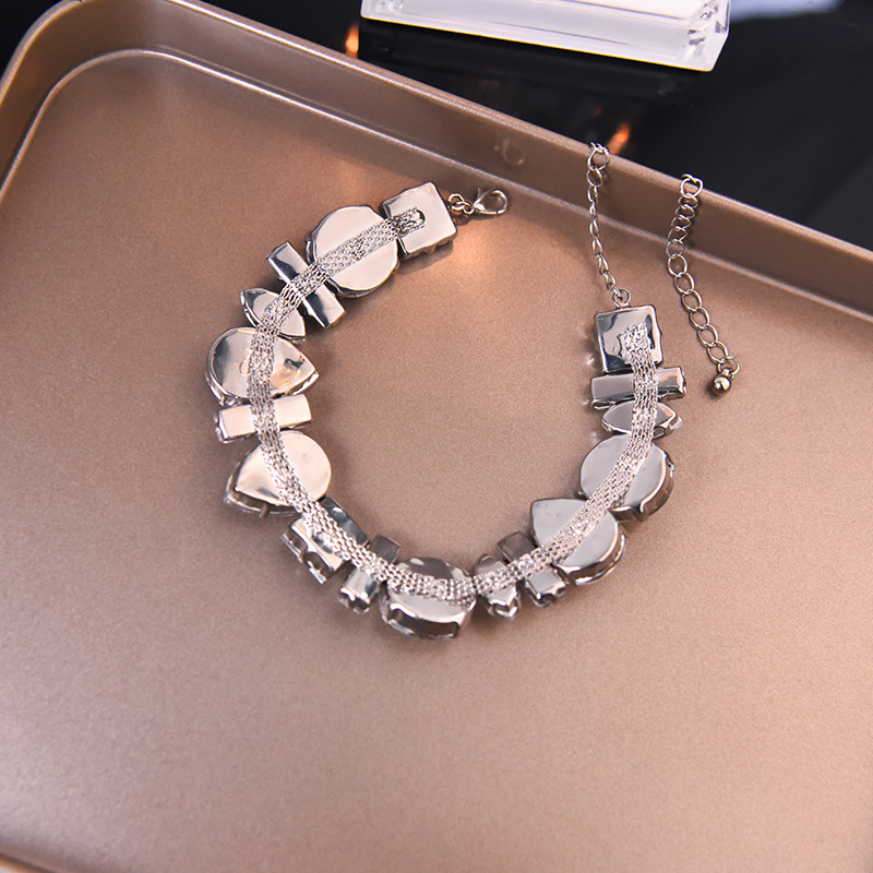 Collier style européen et américain, vente en gros transfrontalière de bijoux en cristal, ras-de-cou en verre surdimensionné, style vintage_voghion.com