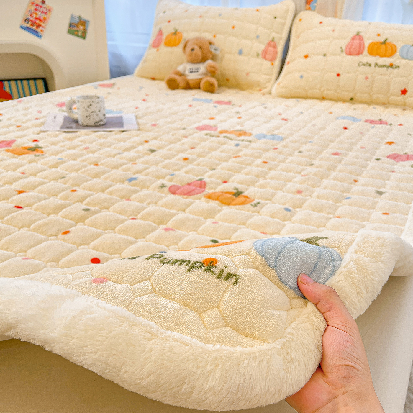 폴카 도트 호박 우유 벨벳