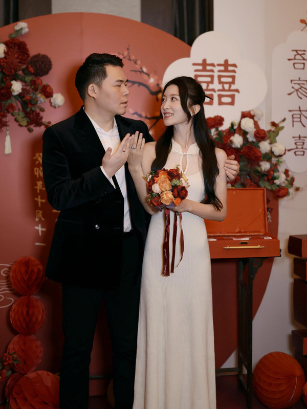 【现货】新中式国风订婚礼服小众改良版旗袍针织挂脖连衣裙两件套|undefined