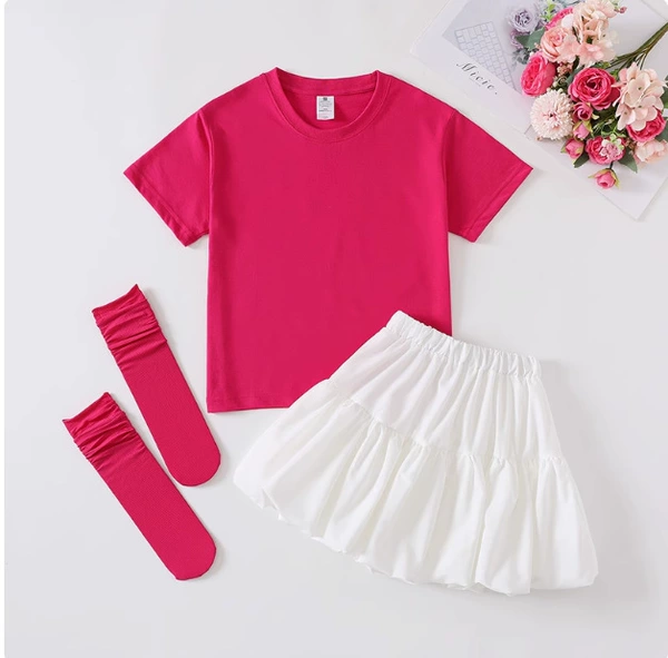 Red socks, with short sleeve