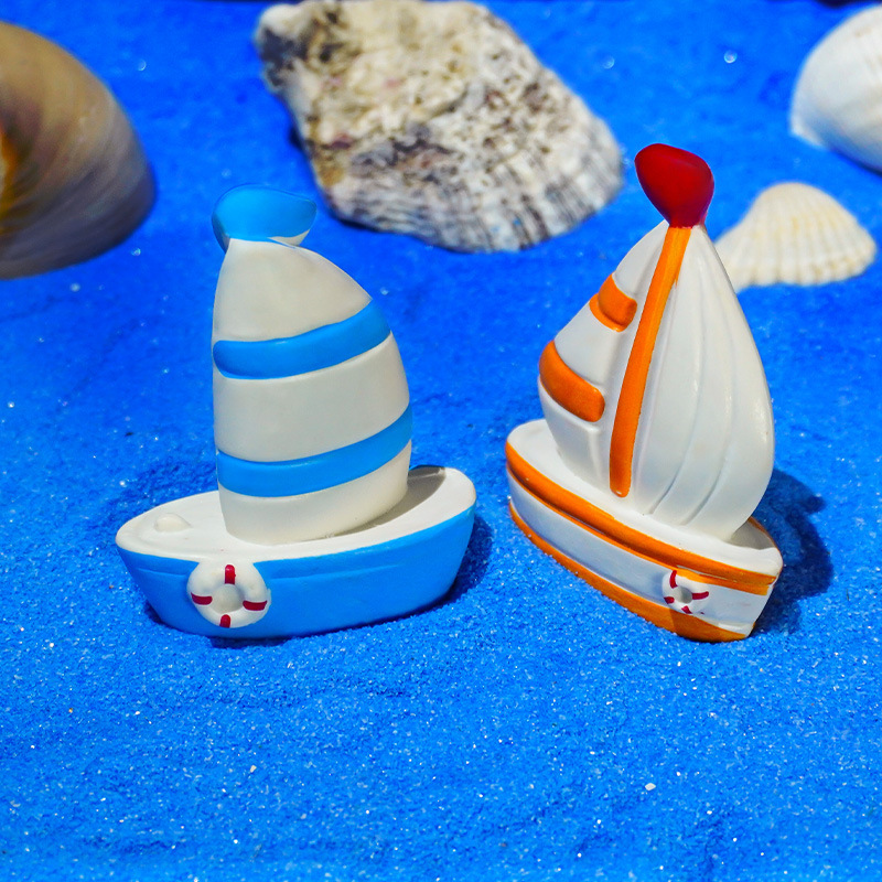 El comerciante empuja el paisaje de la pecera, la decoración de la playa, el velero pequeño, el micro paisaje, los juguetes de PVC, los fabricantes de puntos envían directamente