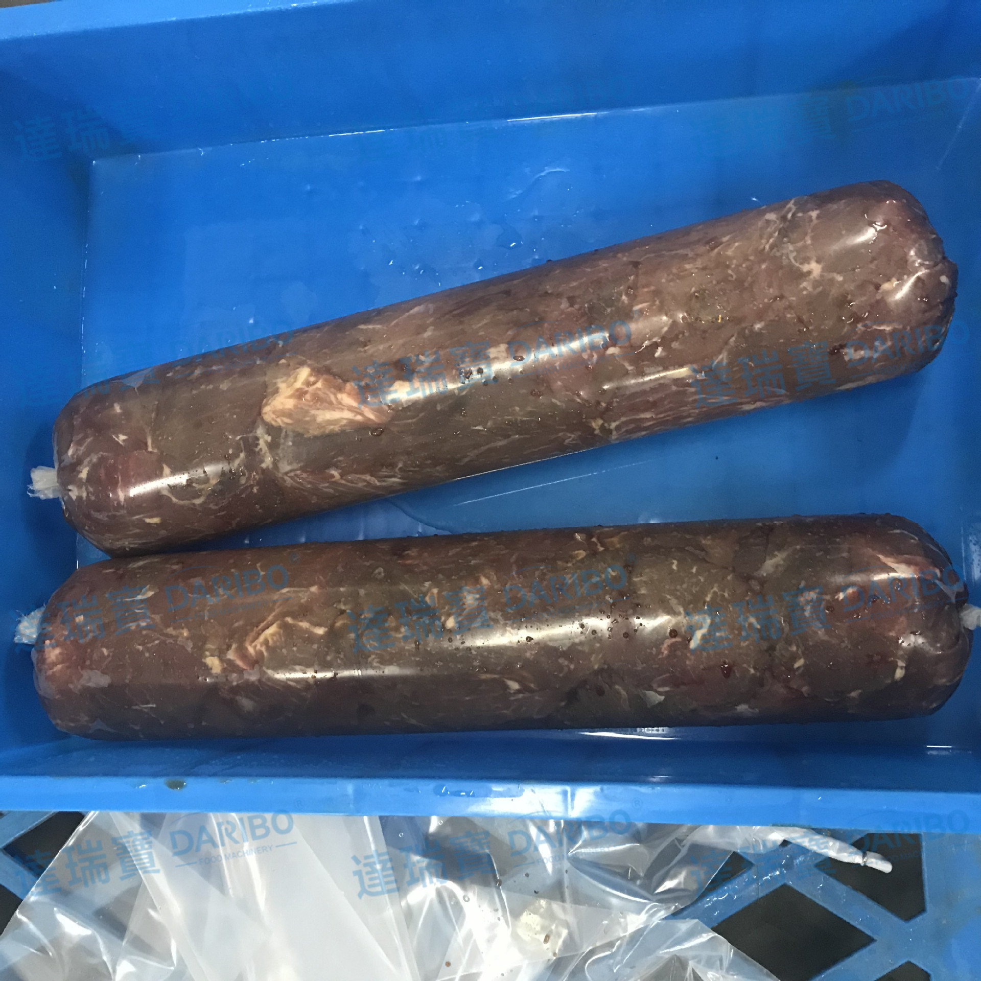 A上海食材挤压填充机 牛羊肉排大排填充制作成型机粗细可定制