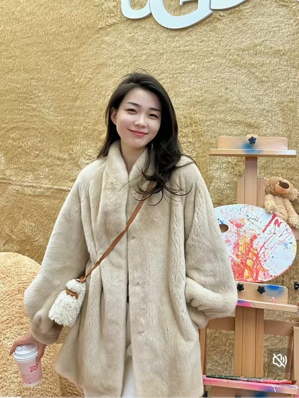 毛皮コート女性のための 2025 冬の新しい模造ミンクベルベットの毛皮オールインワンミッドレングスの緩い厚みのある毛皮のコート|undefined