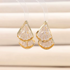 耳钉;耳环;项链