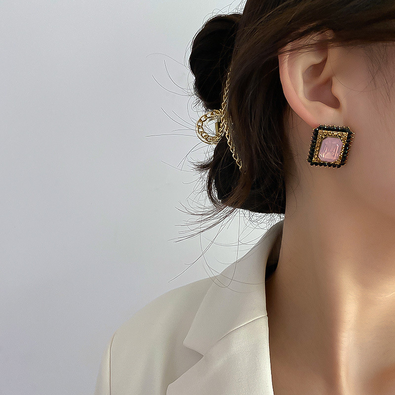 retro square diamond palace style earrings