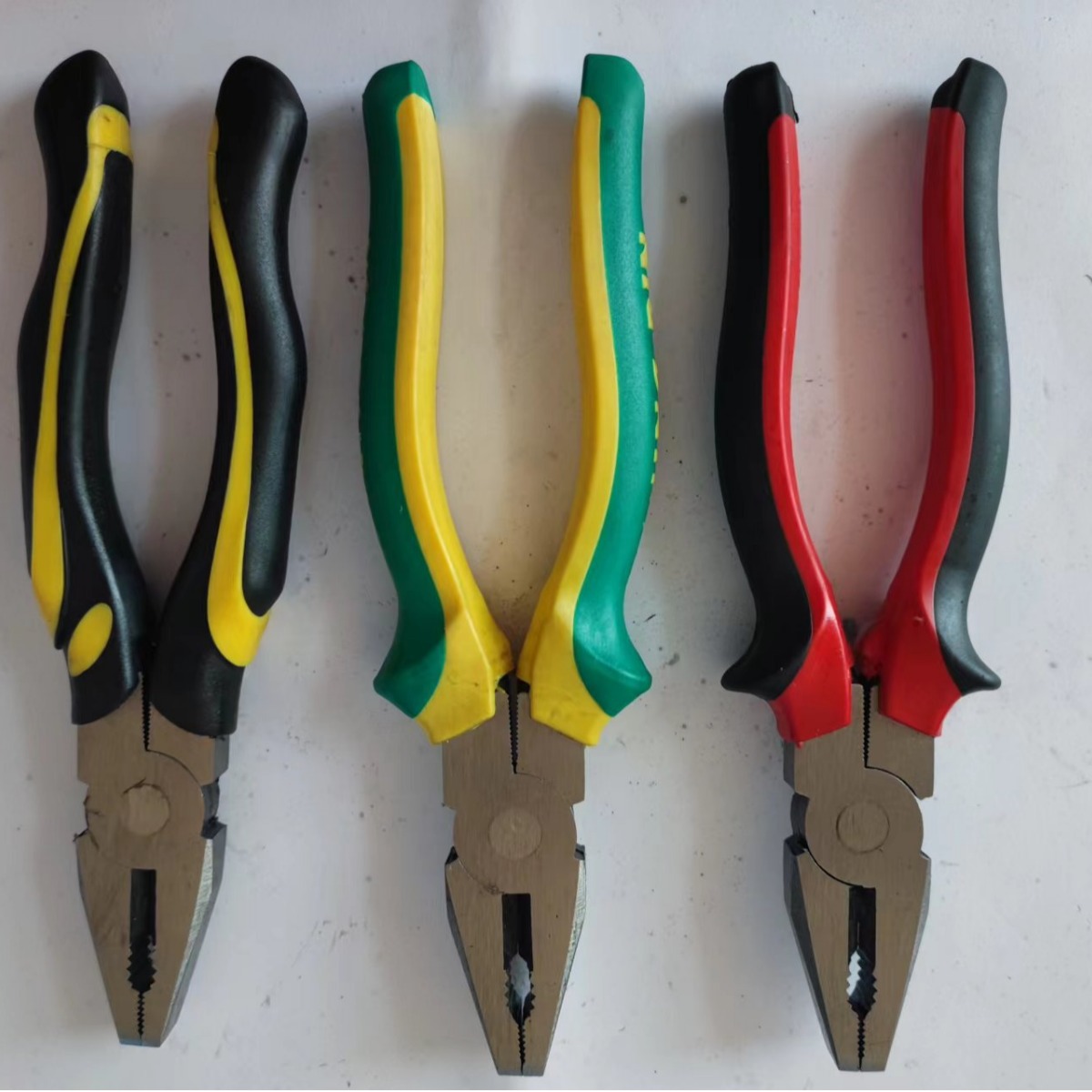 Un gran número de en stock pines domésticos 8 pulgadas de acero de tornillo puede cortar clavos alicates de alambre de una pieza de partida