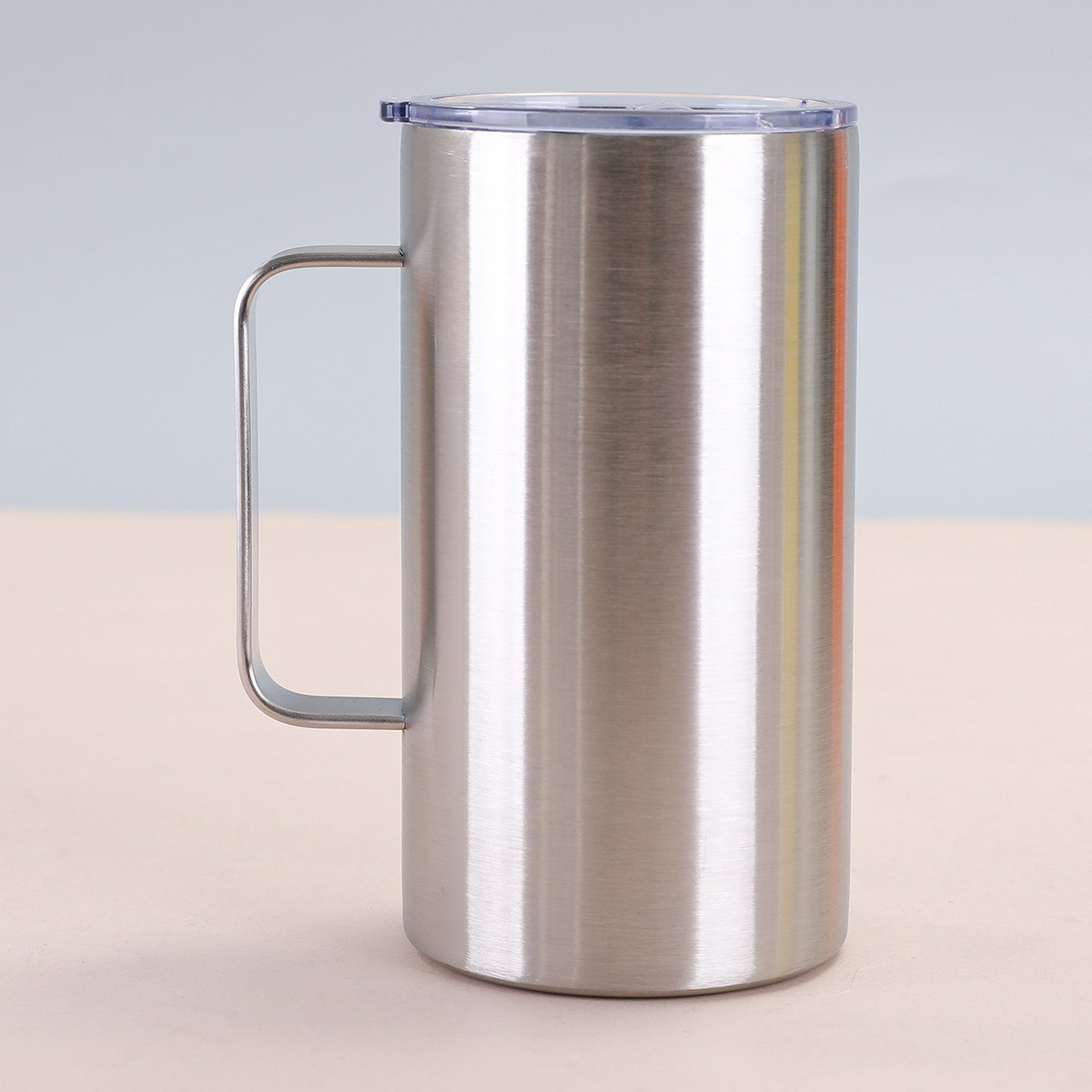 Taza térmica de acero inoxidable para exportación, taza de café pequeña portátil para coche con asa, taza sencilla de 20 oz con acabado pintado con aerosol.