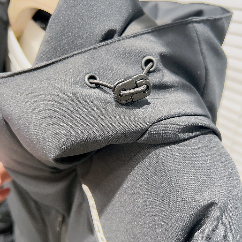 Abbigliamento maschile Giacca con cappuccio e stampa offset con taglio tridimensionale_voghion.com