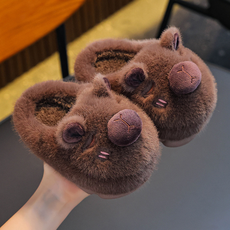 Zapatillas de algodón de invierno para niños Capibara, zapatillas de algodón para niños y niñas calientes y pelusa para padres e hijos en casa.