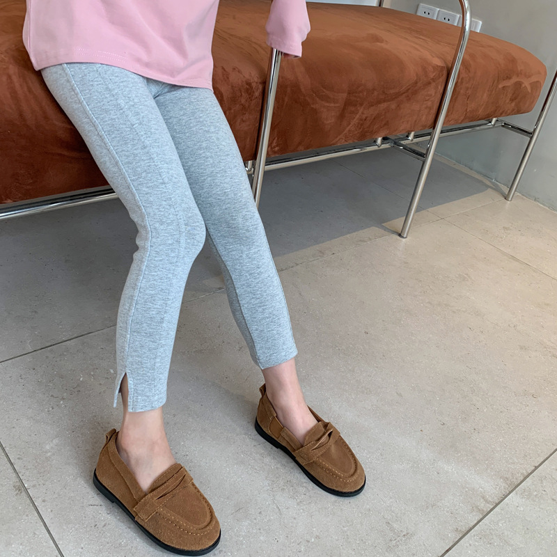 Leggings con abertura para niñas, ropa infantil, primavera y otoño 2025, pantalones elásticos versátiles, pantalones ajustados de algodón, pantalones para usar como prenda exterior.