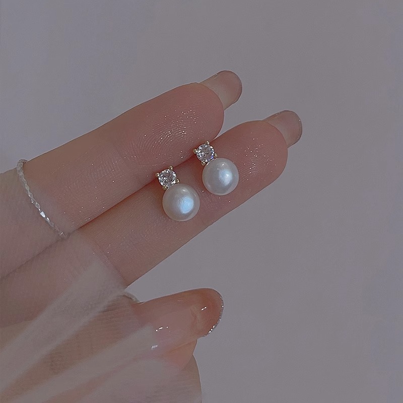 Pendientes de botón con perlas y circonitas para mujer_voghion.com