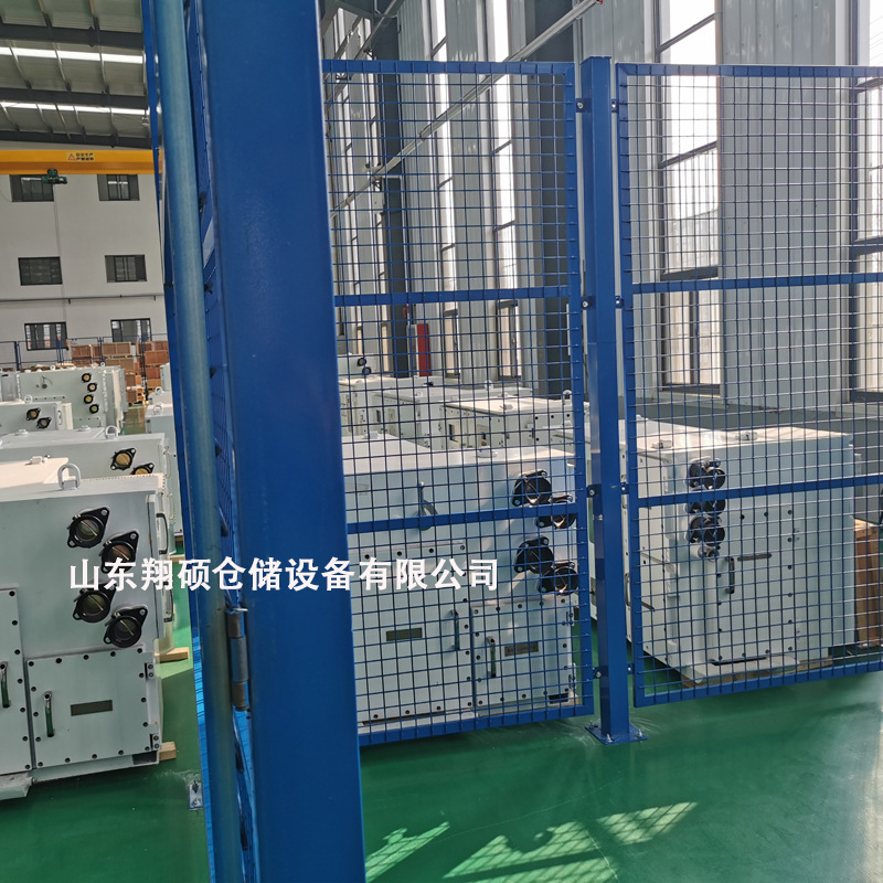 翔硕仓储  镀锌金属隔离网 防锈防腐 公路护栏网  工厂发货