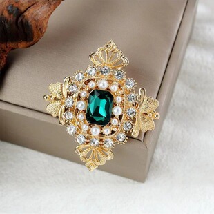 [欧式宫廷风绿宝石胸针复古珍珠宝石点缀西装配饰轻奢气质别针胸花]