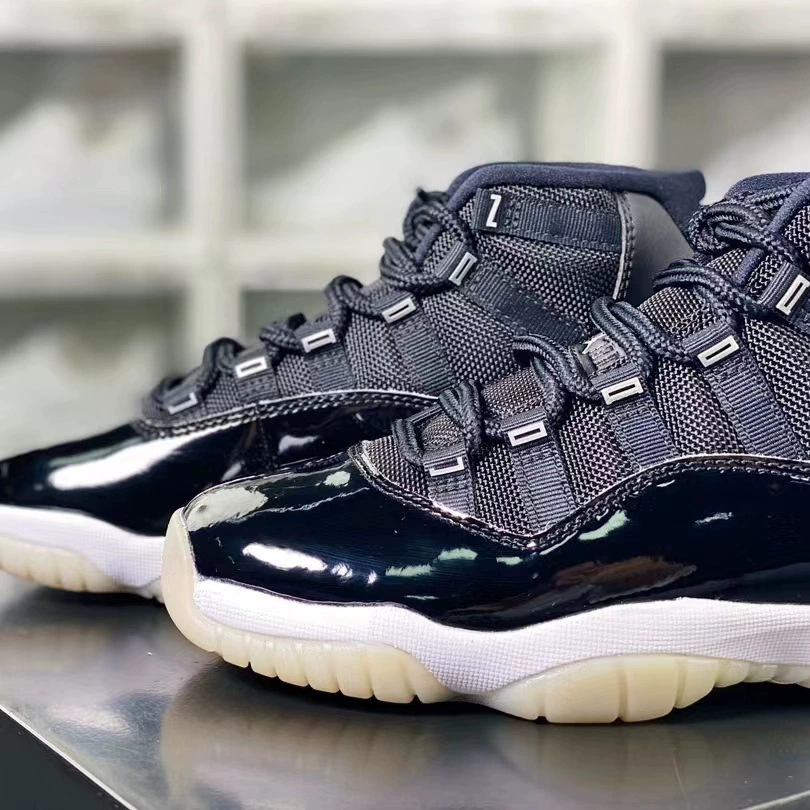 √weiqin Putian Pure Original High-version Aj11 High Bang Kang Kuang Black Silver Men and Women Sports and Leisure Anti-slip and Wear Resistant