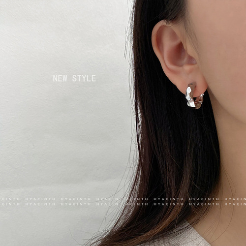 Minimalist cold wind circle irregular metal earrings Korean style high-end round earrings European and American temperament earrings jewelry