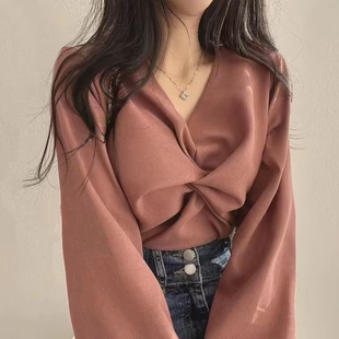 French Style V Neck Shirt Women's Niche Design Pleated Loose Shirt Autumn and Winter New Long-Sleeved Top