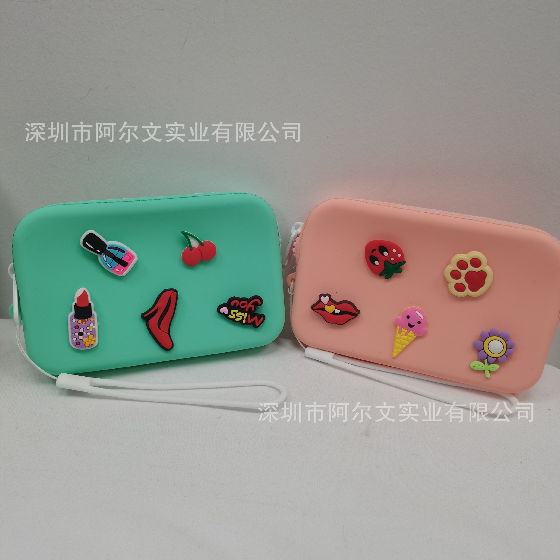 Amazon Hot Selling Silicone Coin Purse DIY Zipper Bag Kids Adult Cute Cartoon Silicone Wrist Wallet
