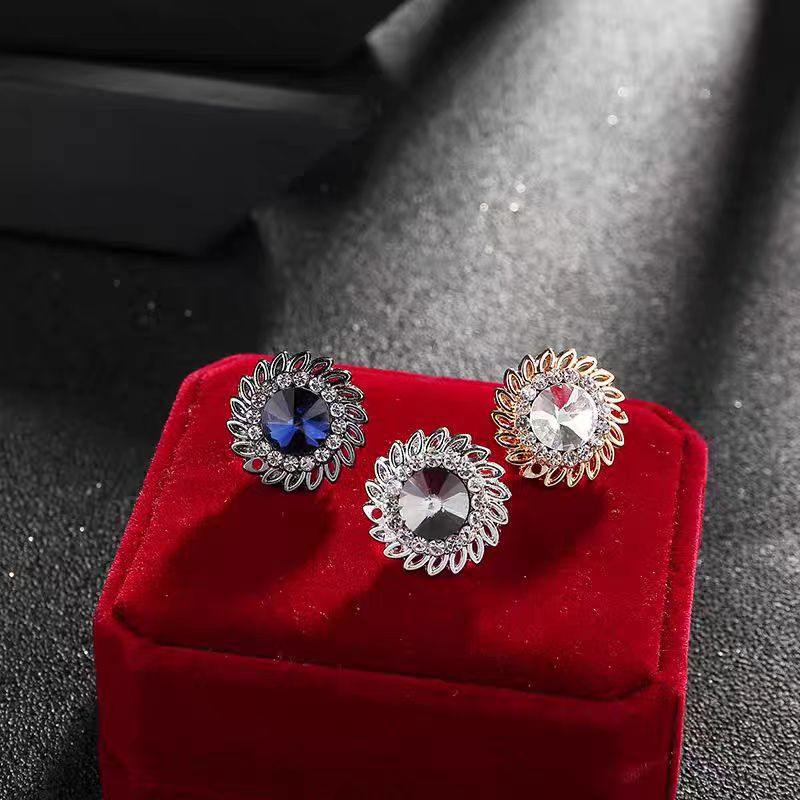 Spilla vintage in cristallo elegante per uomo e donna_voghion.com