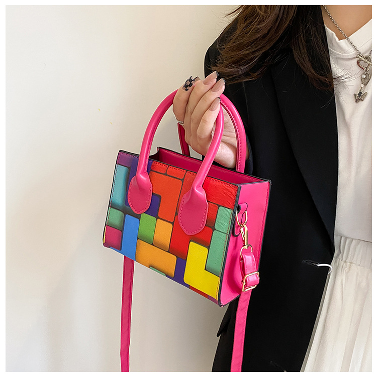Contrasting Color Stitching Autumn 2021 New Wave Fashion Shoulder Bag display picture 14