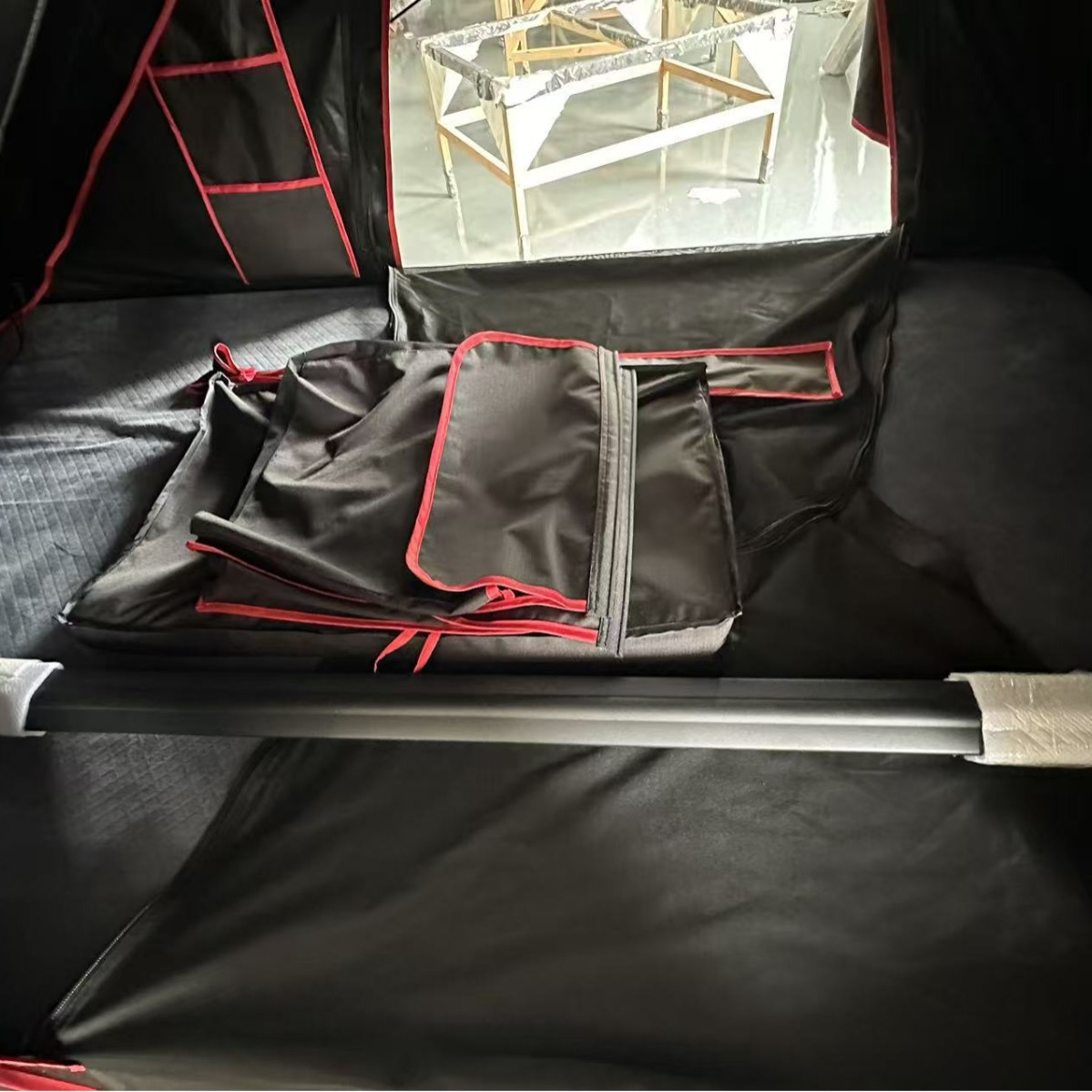 Carpa de techo automática de aleación de aluminio auto-conductora al aire libre RV plegable a prueba de agua camping viaje