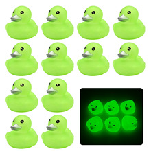 儿童洗澡戏水鸭子 婴儿浴室夜光小鸭子宝宝游泳搪胶小黄鸭批发