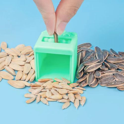 New creative calf-shaped melon seed peeling artifact lazy person peeling melon seeds manual sheller household sheller