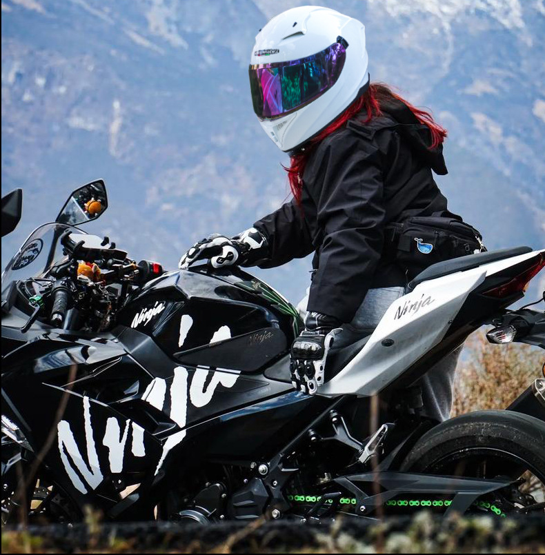 3C Certified Motorcycle Helmets for Men and Women in Summer Retro Motorcycle Cute Full-Face Helmets for Couples Cat Ear Safety Helmets