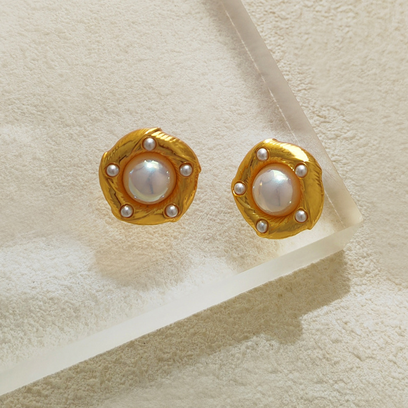 Simple Style Round Copper Plating Inlay Pearl Ear Studs 1 Pair