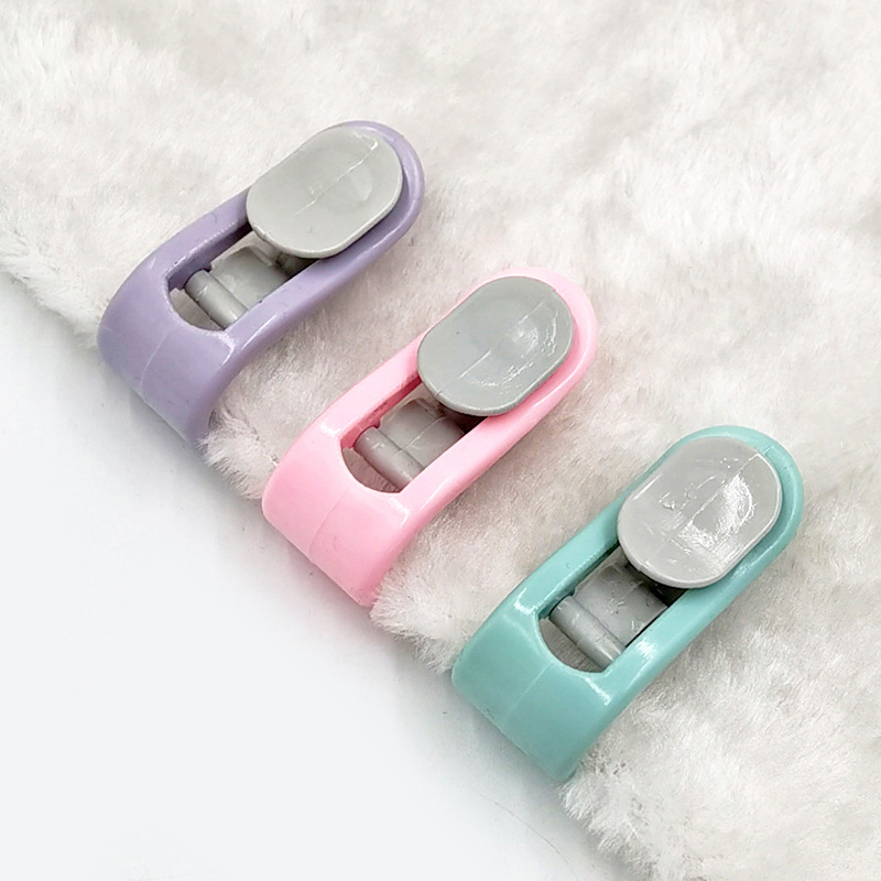 Household invisible safety traceless anti-run dual card clip sheet quilt cover quilt holder artifact needleless quilt cover buckle