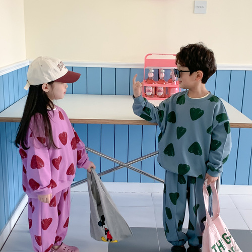 Children's Suit 2024 Spring Korean Style Round Neck Sweatshirt and Pants Two-piece Set for Boys and Girls Children's Love Print Set