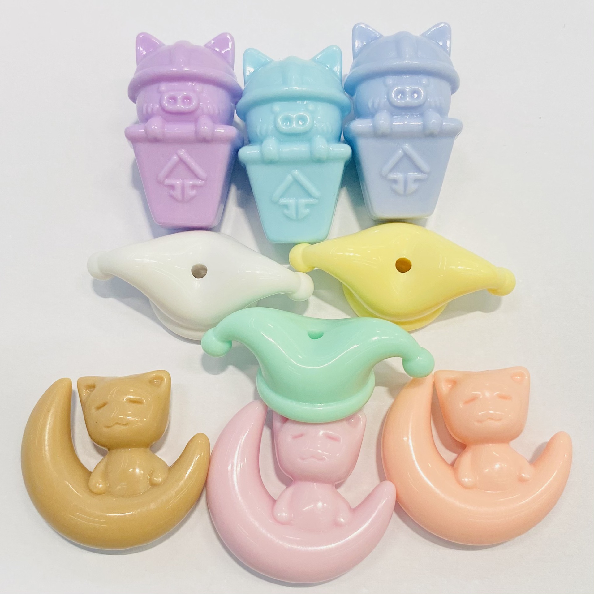 亚克力月亮猫猪猪垃圾桶小丑帽diy手机链包挂车挂钥匙挂饰品配件