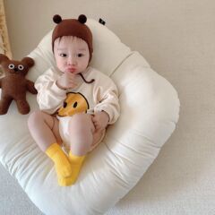 韓国の赤ちゃんのクッションの赤ちゃんのソファーのクッションの写真撮影の神器は乳をあげますベッドの新生児に驚きを防ぎます。
