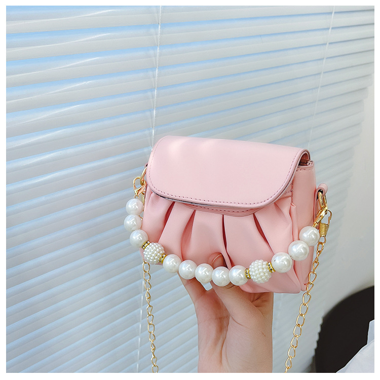 Girl'S Small Pu Leather Solid Color Cute Pearls Square Magnetic Buckle Crossbody Bag display picture 8