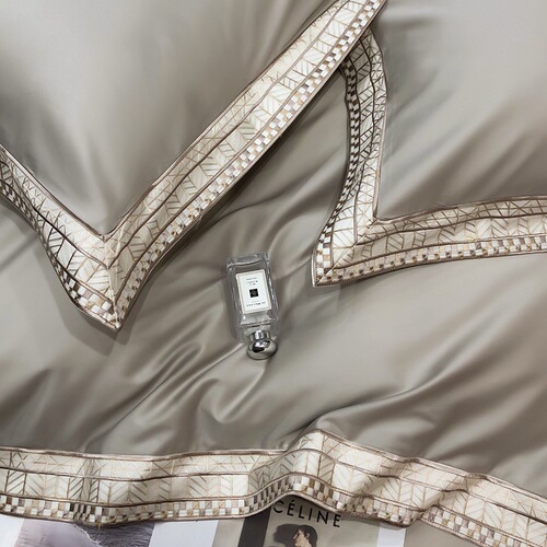 Light luxury high-quality Xinjiang long-staple cotton four-piece set embroidered mercerized cotton high-density Nantong home textile gifts