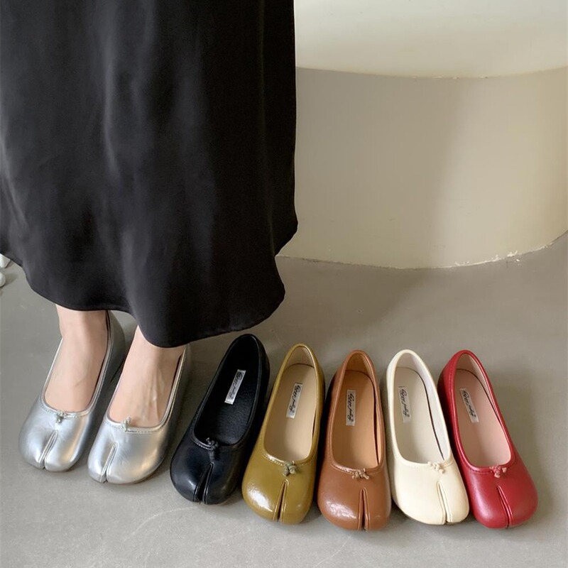 Women's 2026 Spring and Autumn Soft Leather Loafers with 5cm Hidden Height Increase, Split-Toe Design, Flat Sole, and Horse Hoof Style Women's 2026 Spring and Autumn Soft Leather Loafers with 5cm Hidden Height Increase, Split-Toe Design, Flat Sole, and Horse Hoof Style