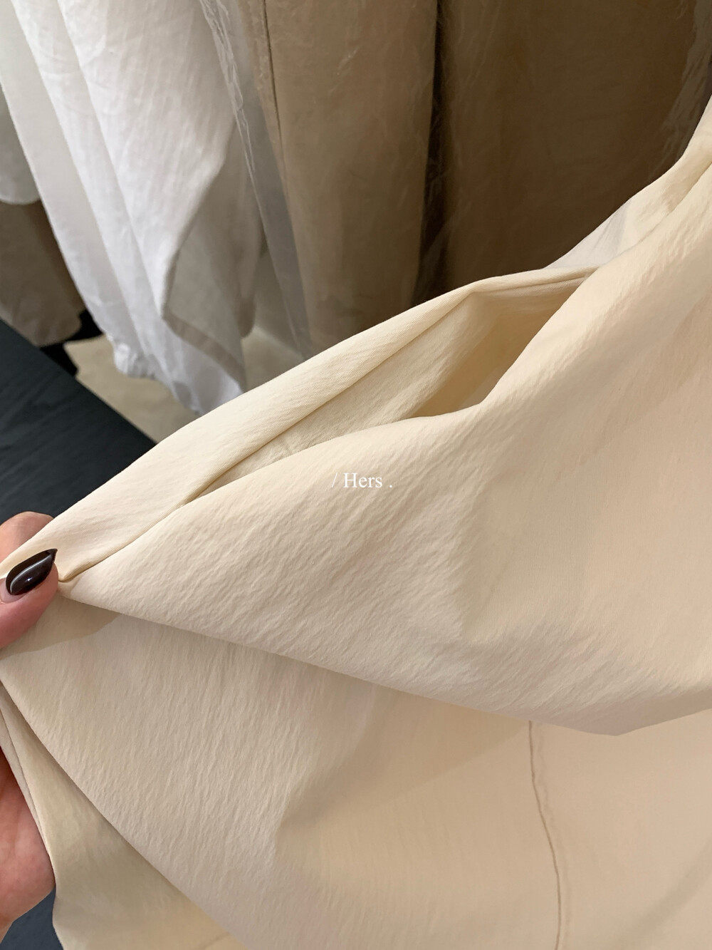 Đầm maxi nữ thắt eo không tay phong cách Pháp tối giản — Cam trần, màu trắng chi tiết 19