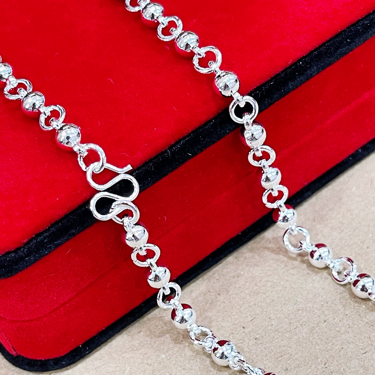 Высокая имитация серебра покрытием ожерелье круглый шарик ожерелье ювелирные изделия оптом первичные поставки